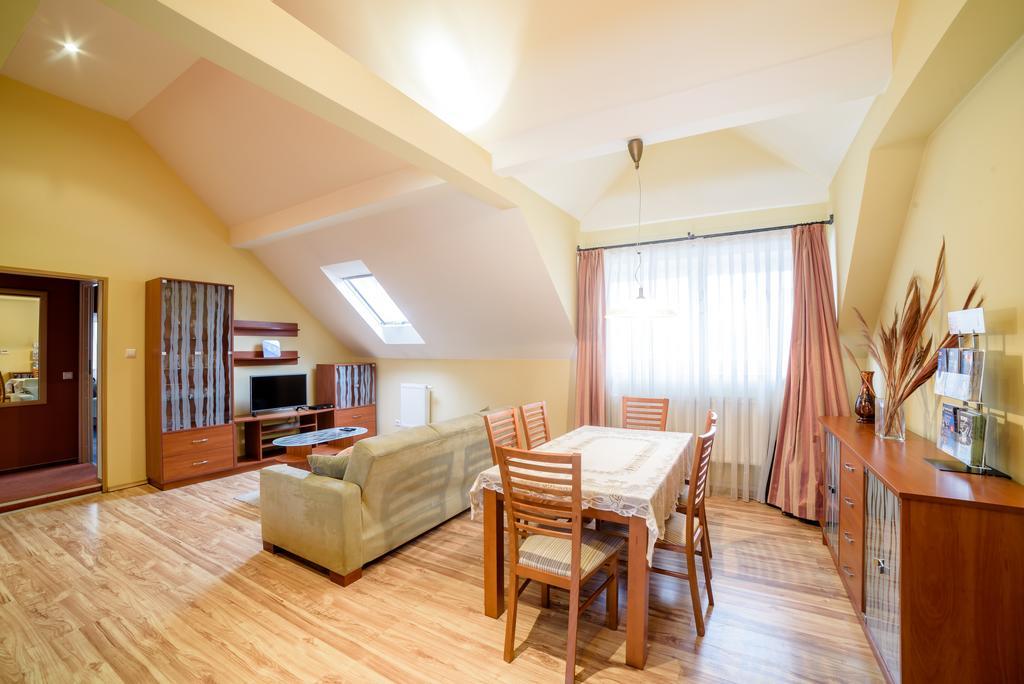 Park Apartment Krasków Dış mekan fotoğraf